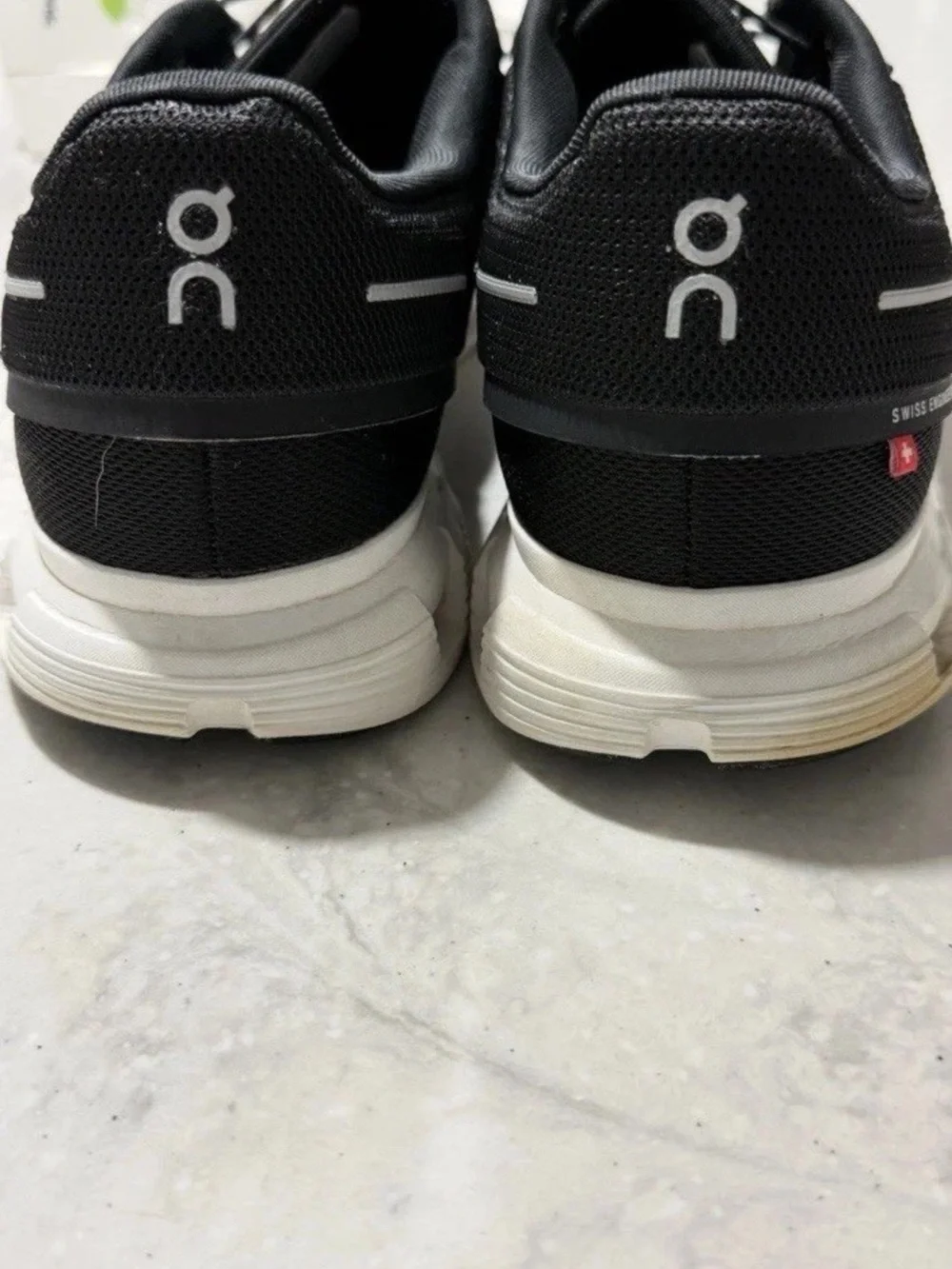 Men's On Cloud 6 in the Black/White colorway Size 14
